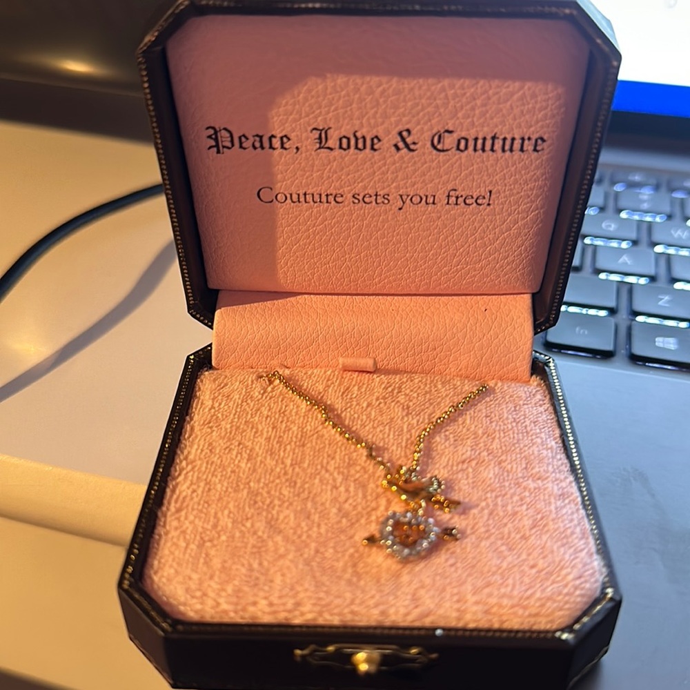 Juicy couture necklace
